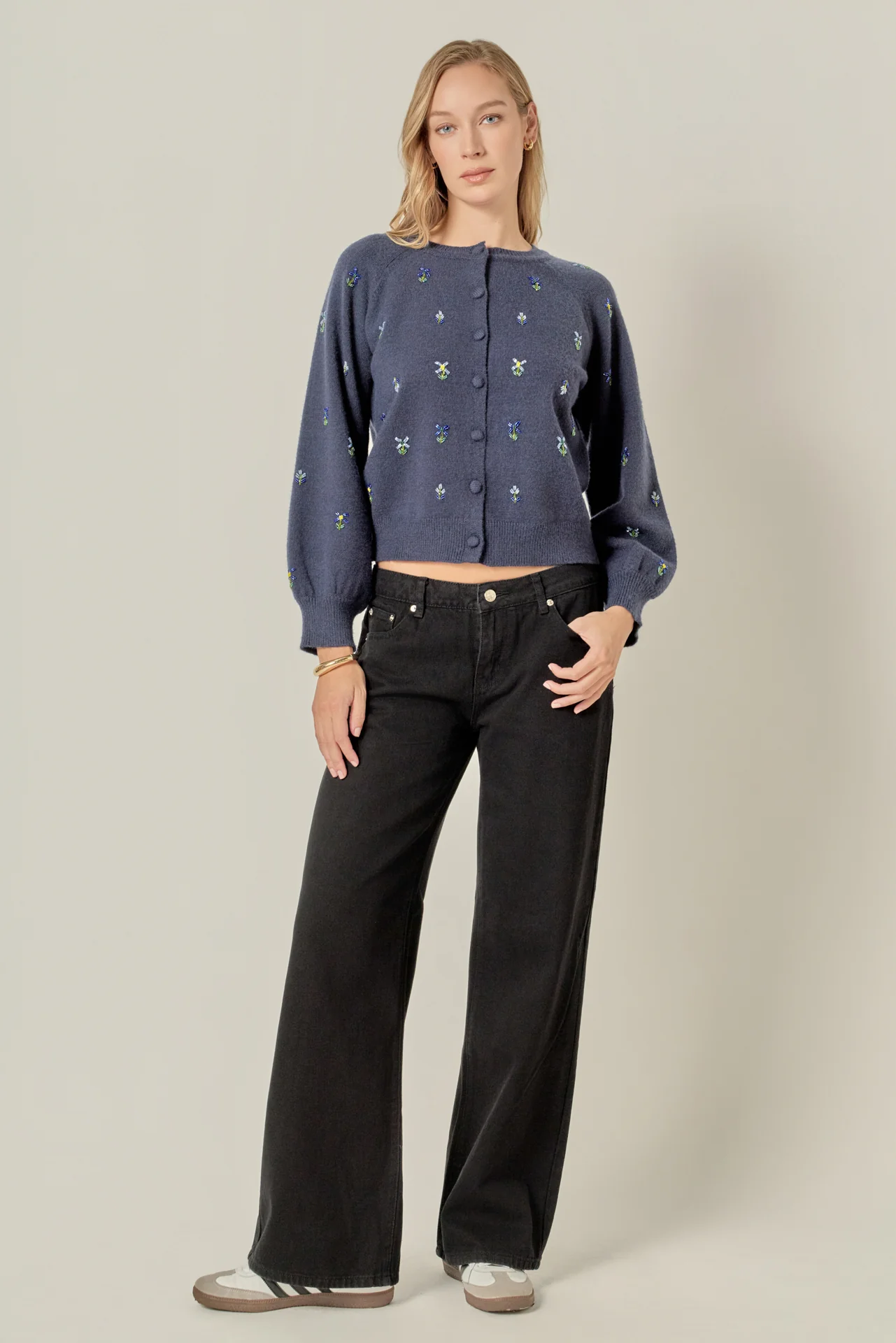 Beads Floral Round Neck Cardigan - Image 6