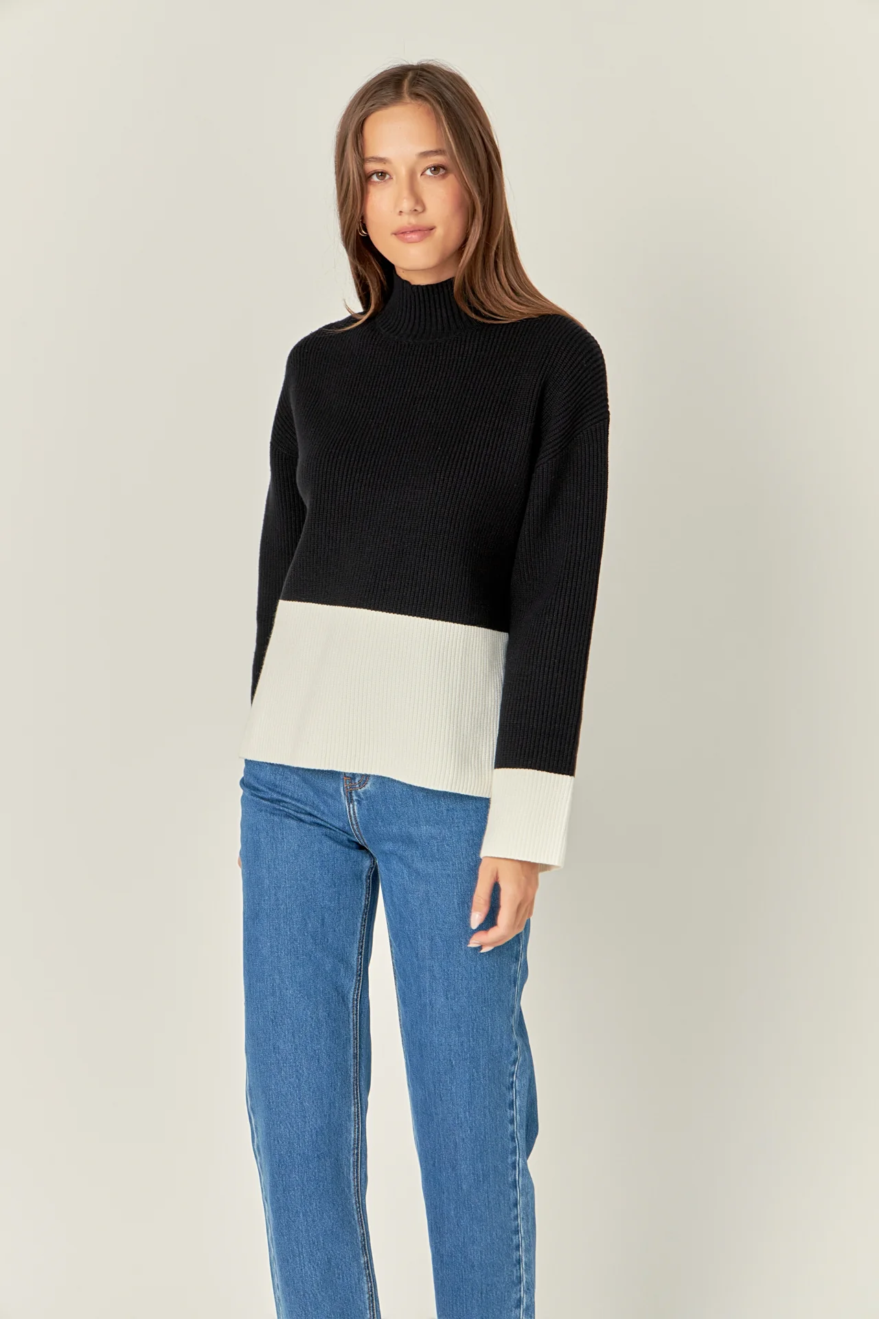 Bicolor High Collar Sweater - Image 5