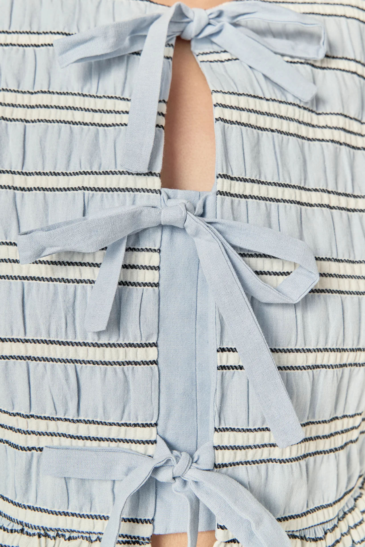 Bow Front Puff Sleeve Top - Image 3
