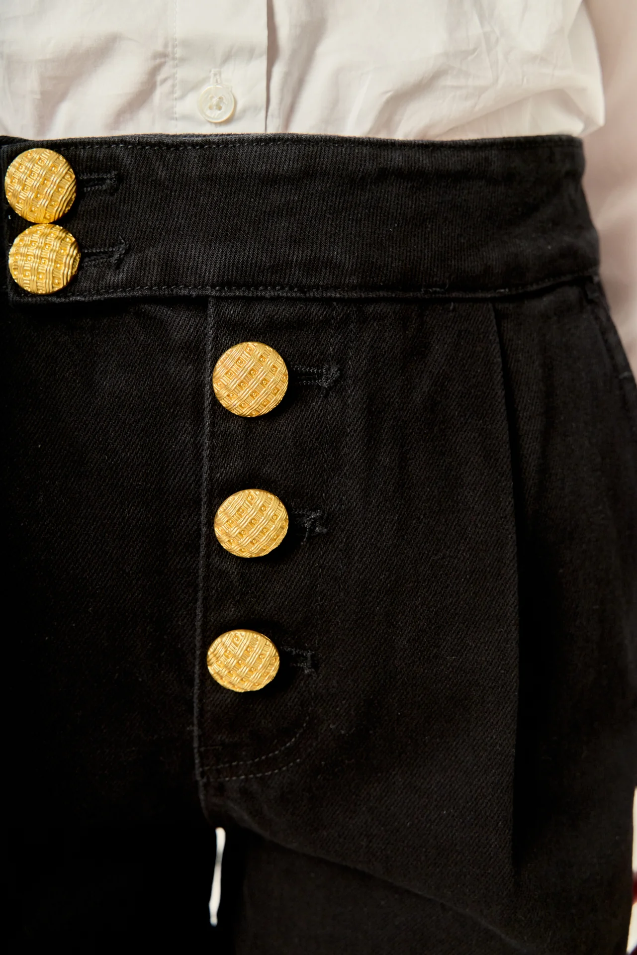 Buttoned Denim Shorts - Image 3