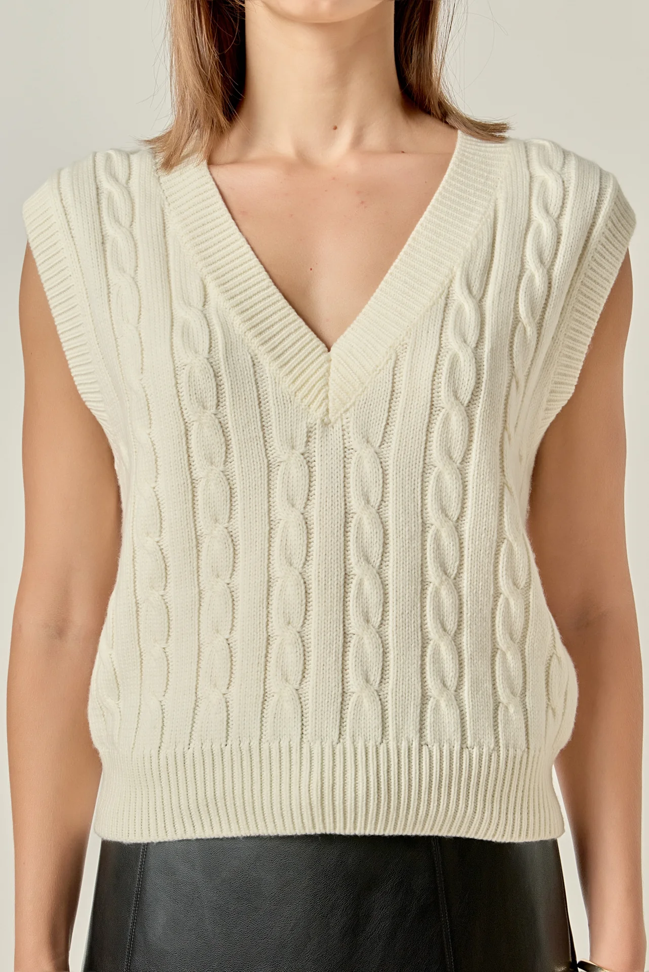 Cable Knit Chunky Vest - Image 12
