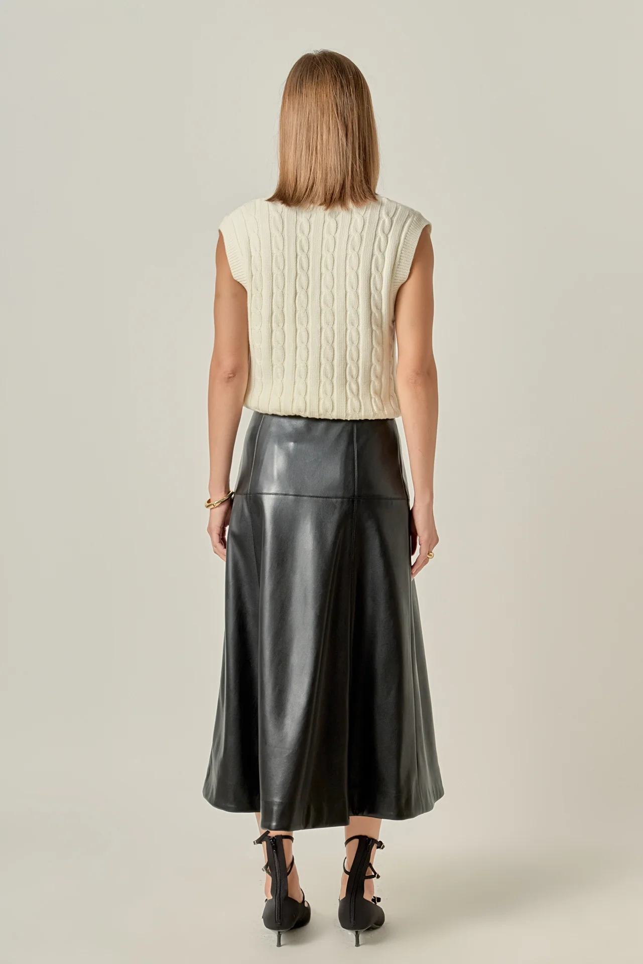 Cable Knit Chunky Vest - Image 14