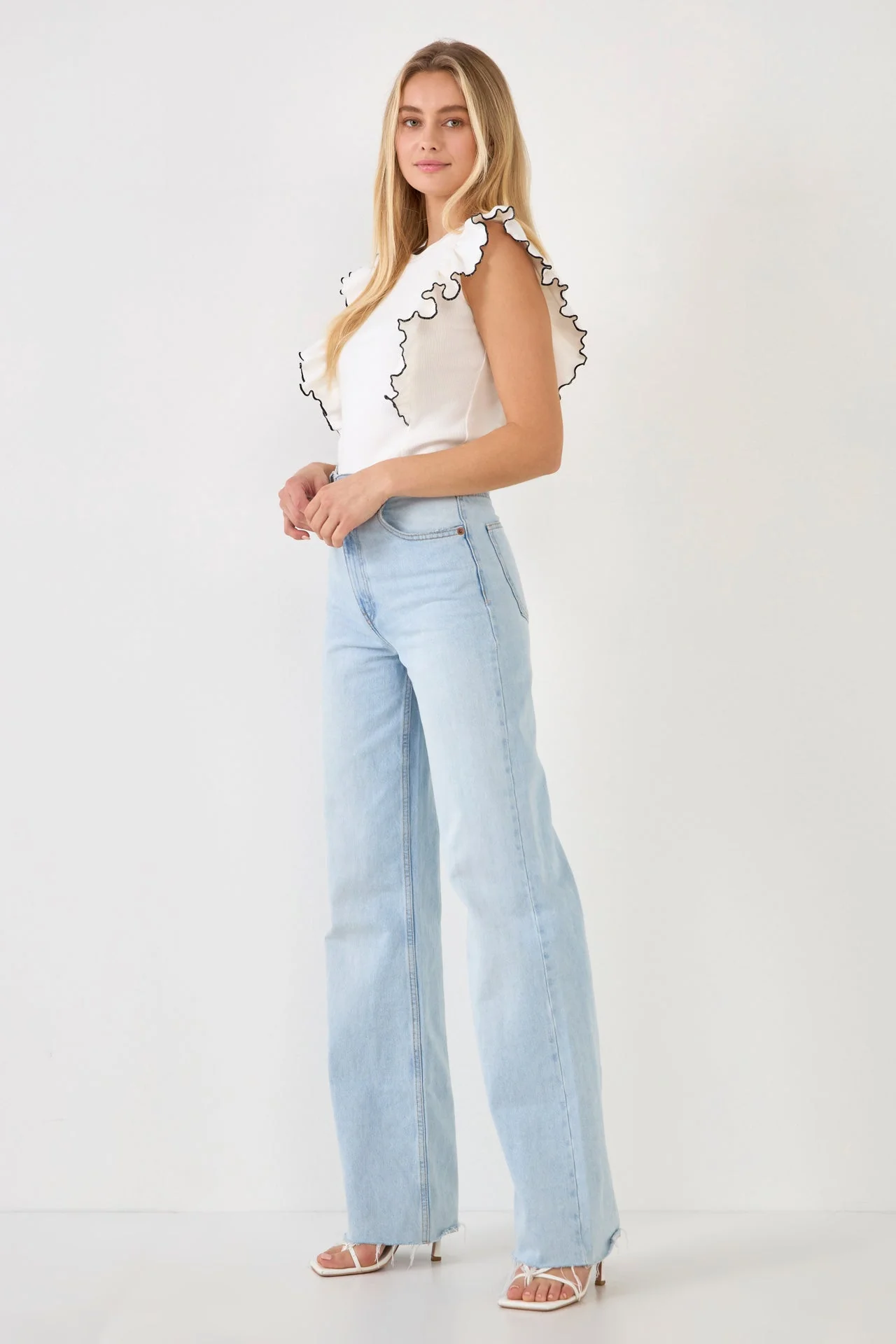 Contrast Merrow Detail Ruffled Knit Top - Image 18