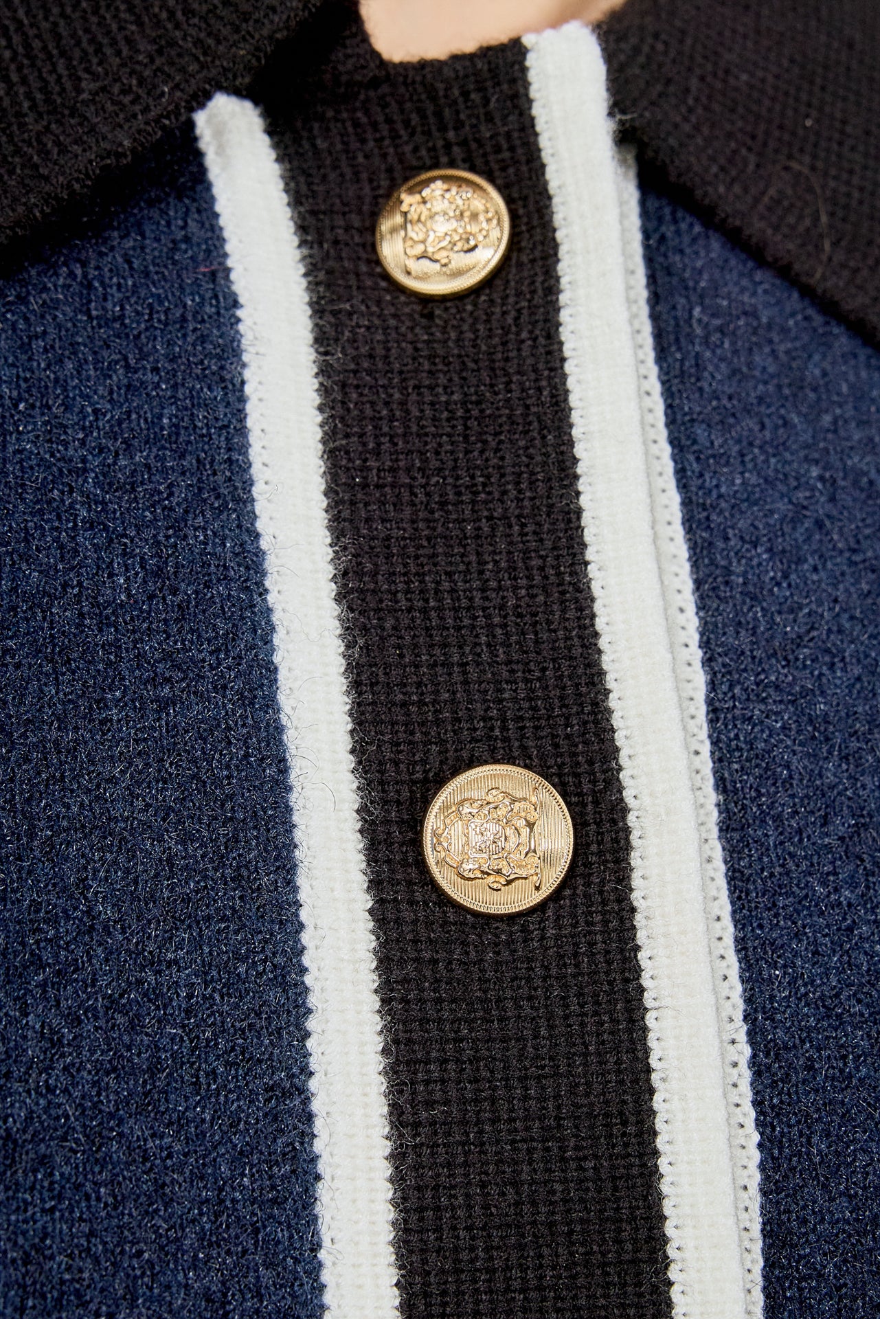 Contrast Placket Cardigan - Image 10