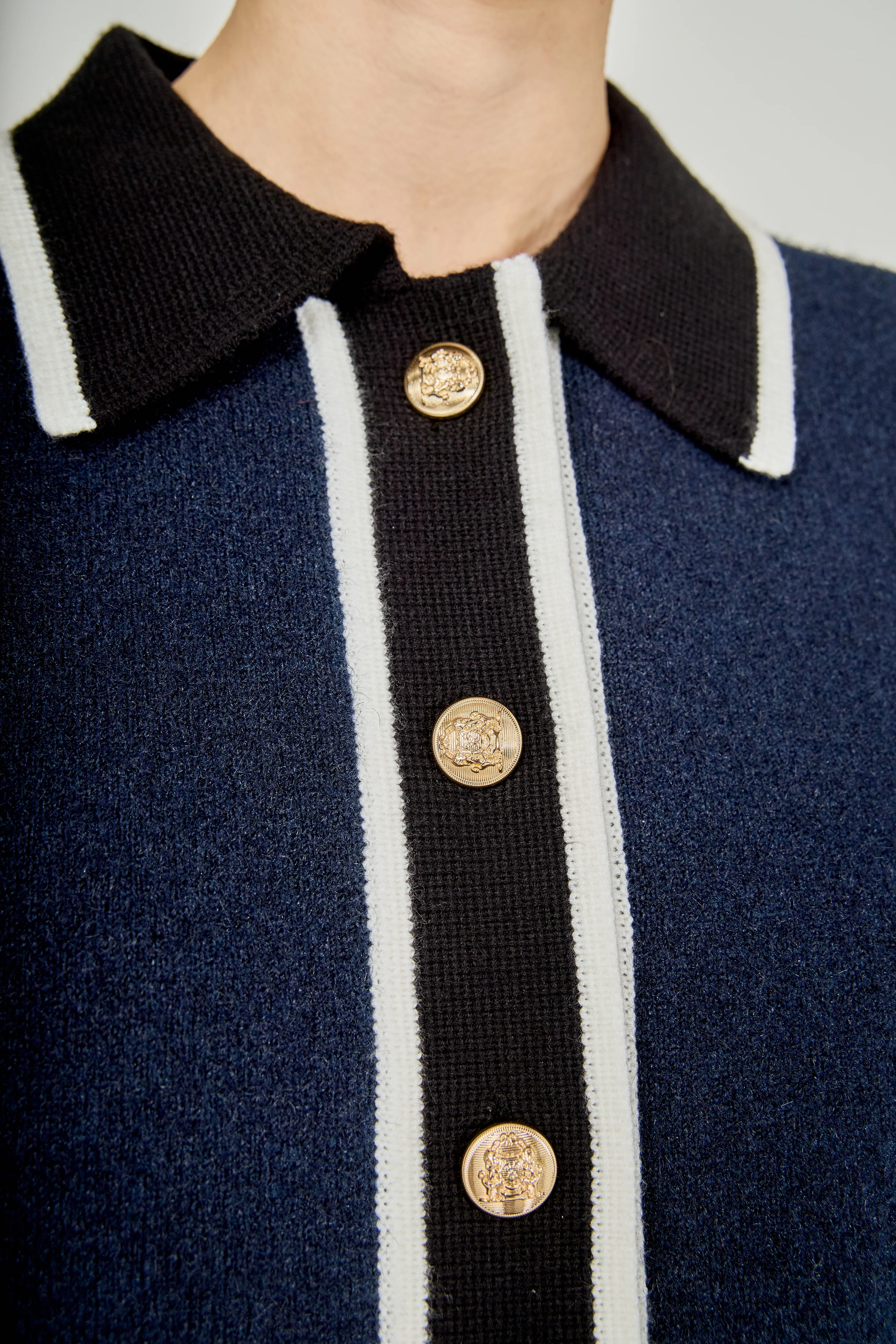 Contrast Placket Cardigan - Image 9