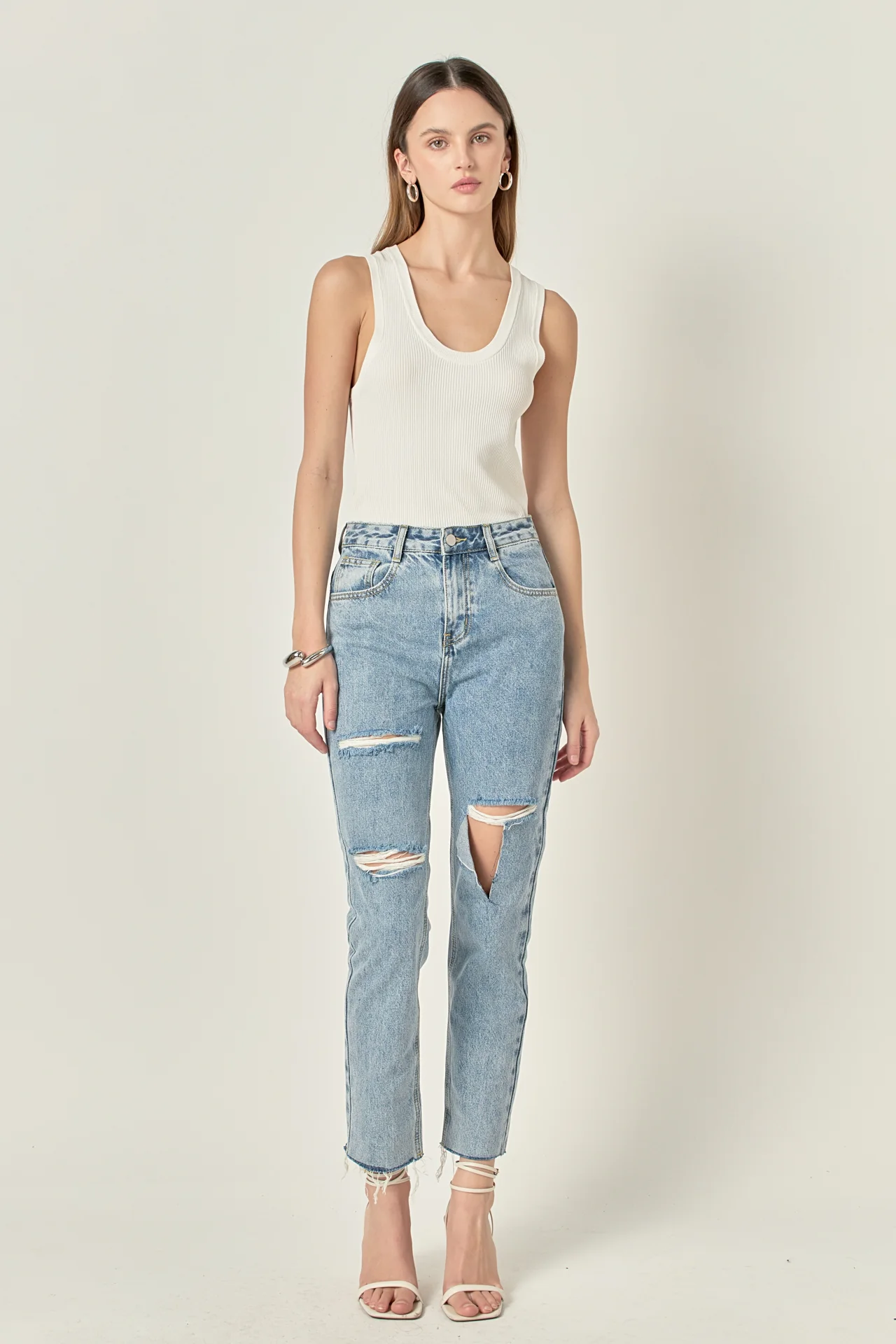 Destroyed Mom Jeans - Image 11