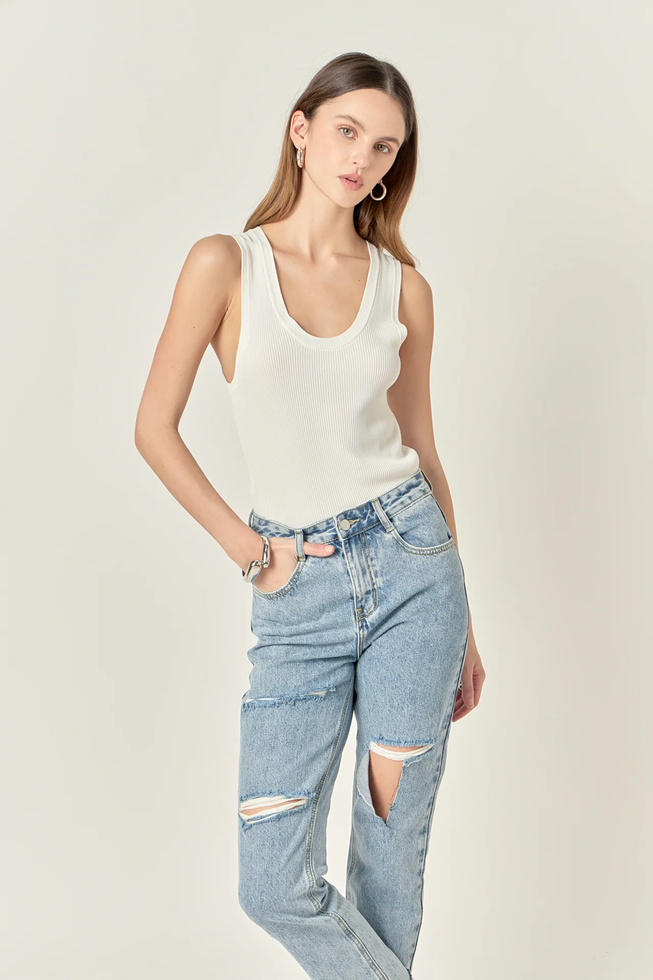 Destroyed Mom Jeans - Image 16