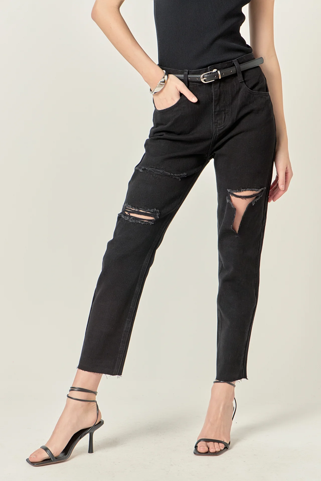 Destroyed Mom Jeans - Image 21