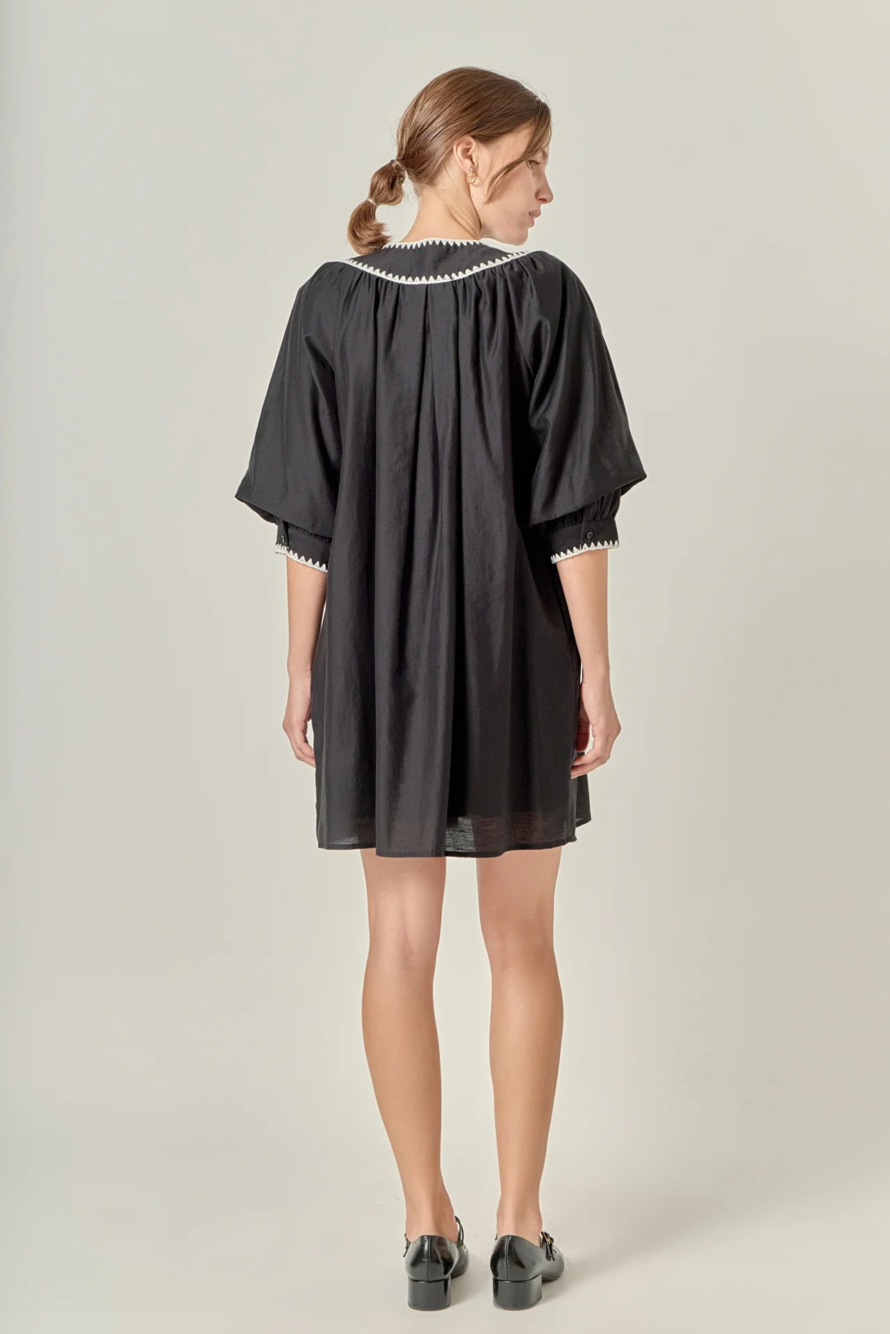 Embroidery Bow Detailed Mini Dress - Image 4