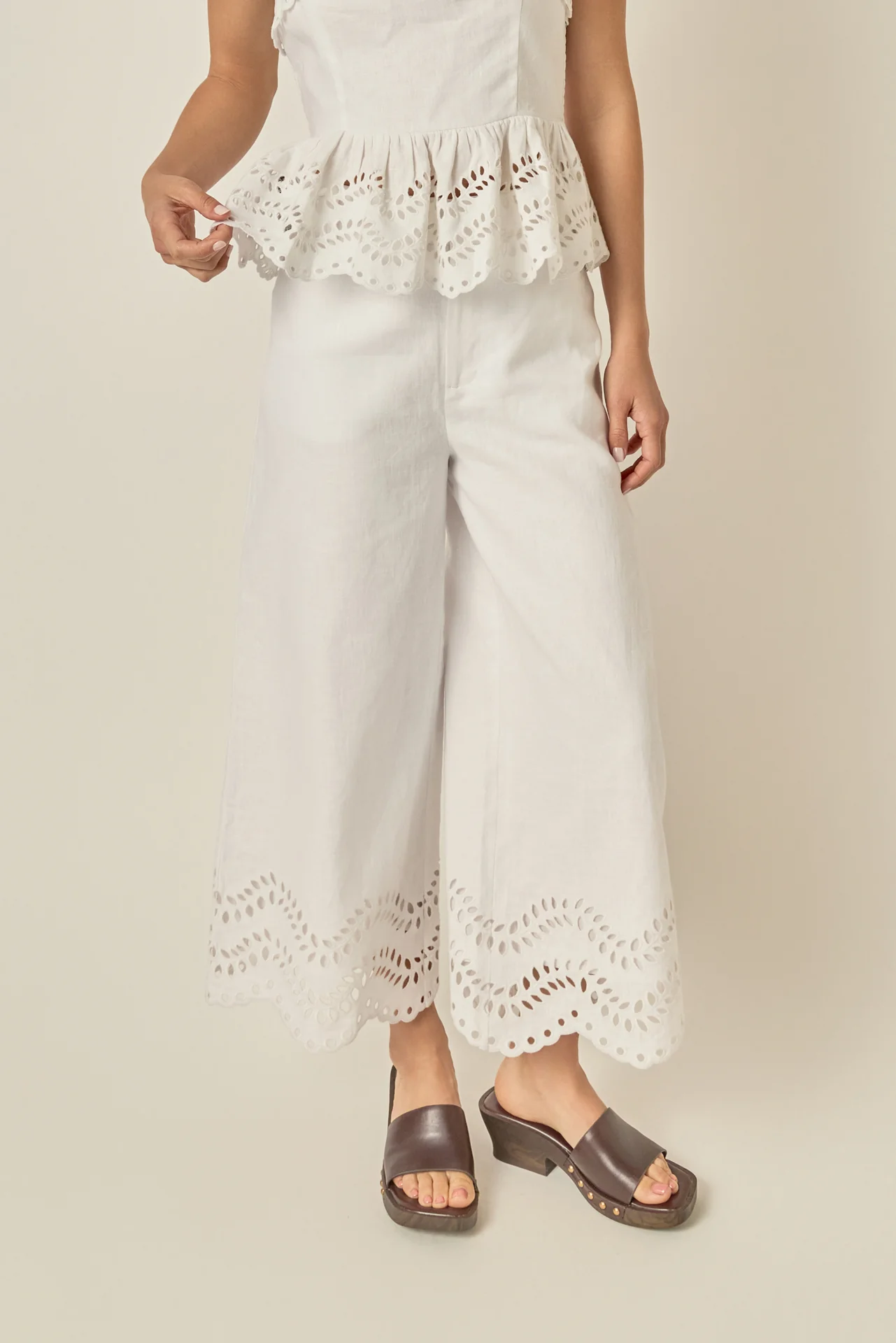 Eyelet Trim Linen Wide-Leg Pants - Image 7