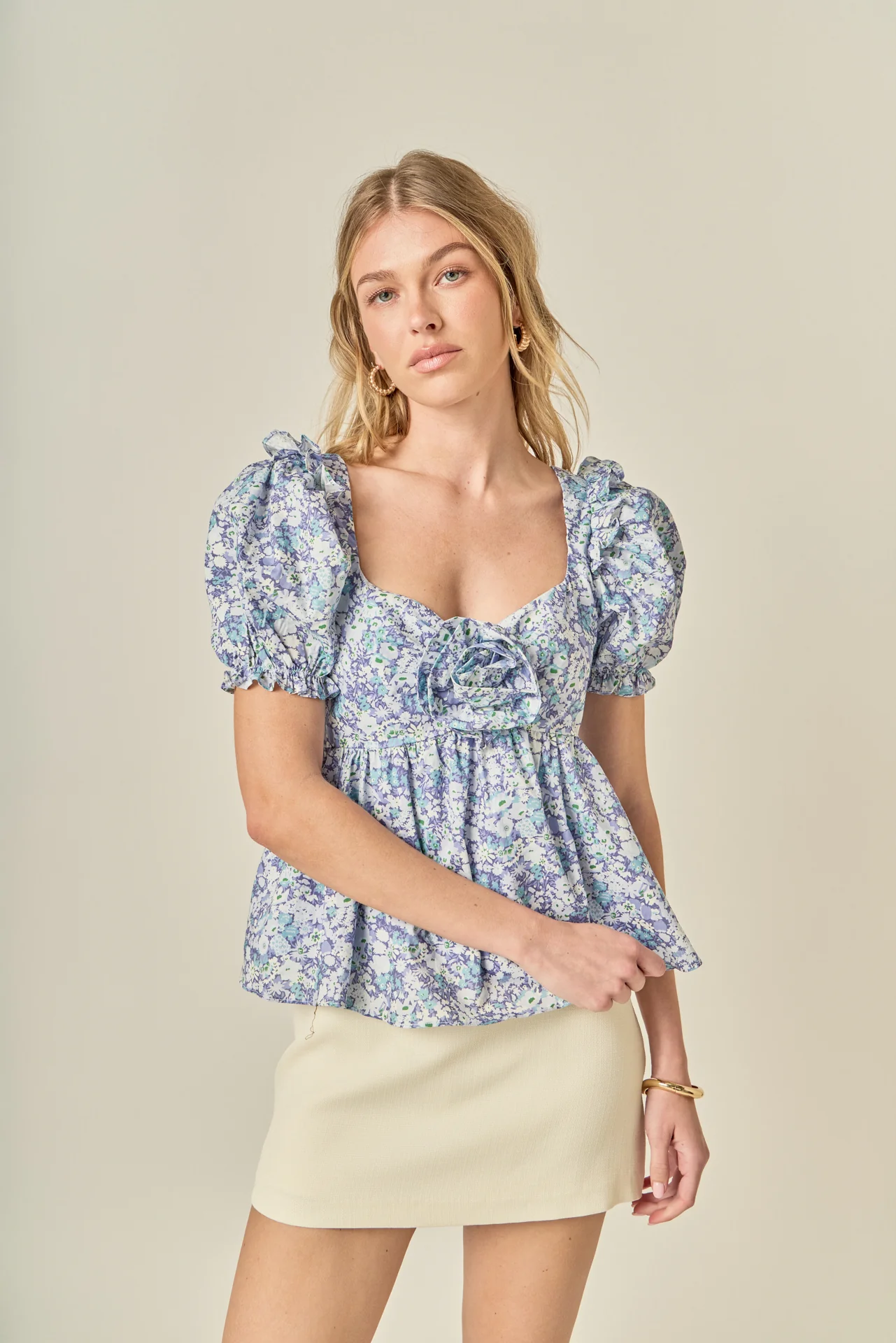 Floral Print Top With Flower - Image 5