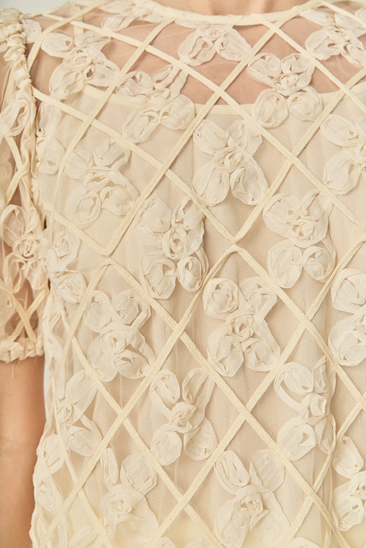 Floral Texture Puff Sleeve Top - Image 3