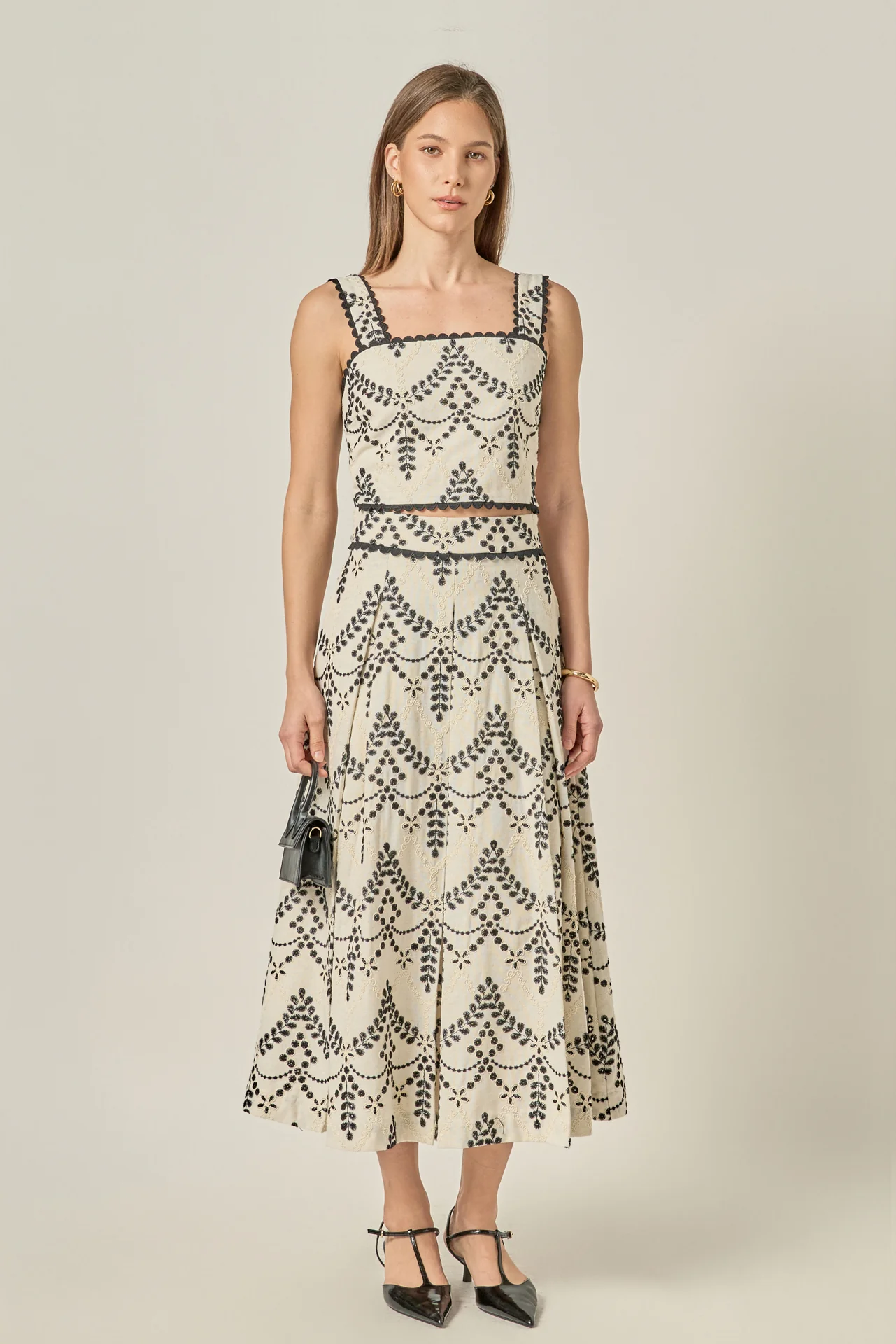 Embroidered Linen Sleeveless Crop Top - Image 9