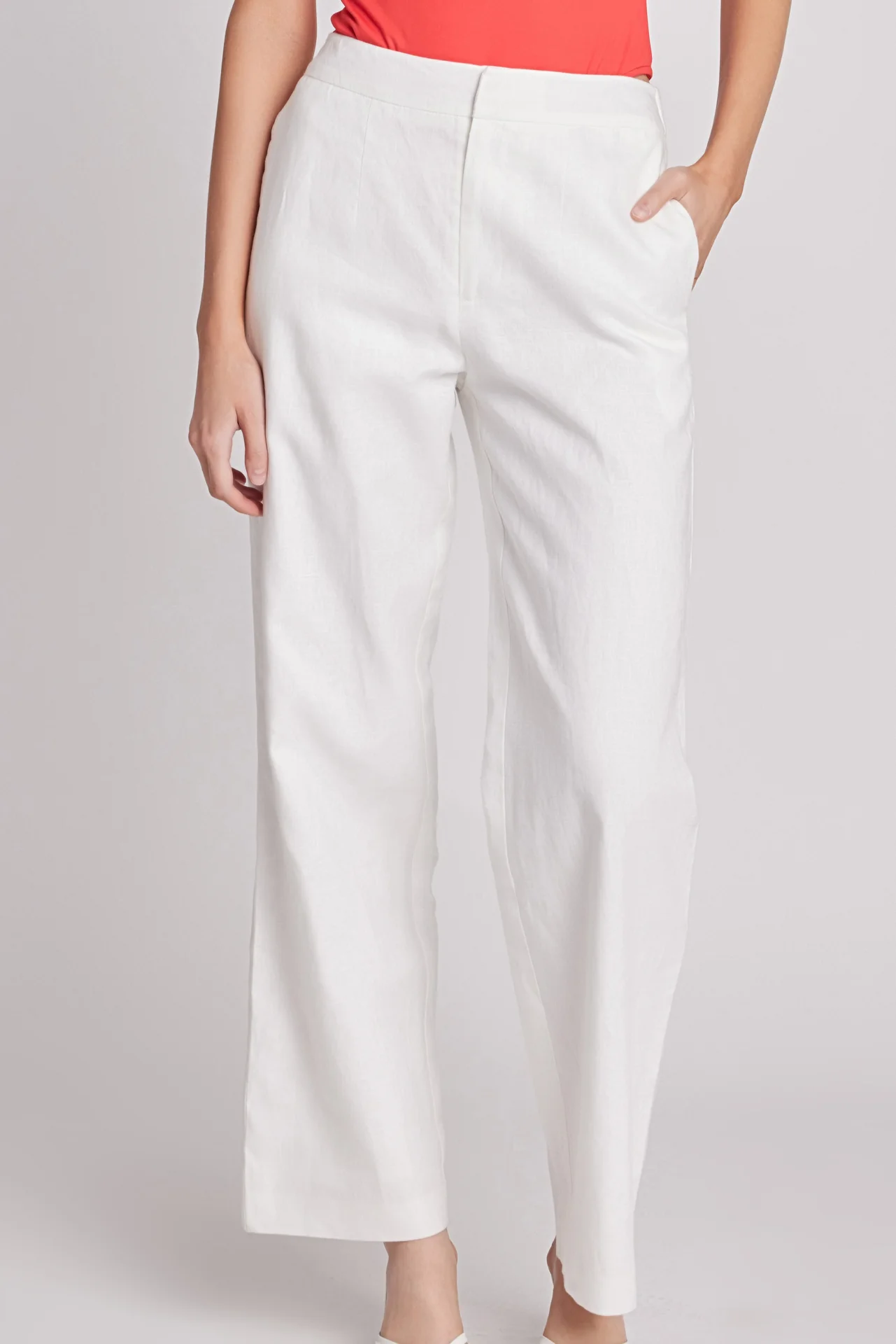 The Essential Linen Trouser - Image 2