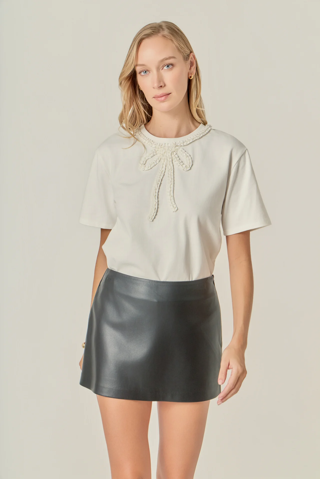 Pearl-Embellished Bow T-Shirt - Image 11