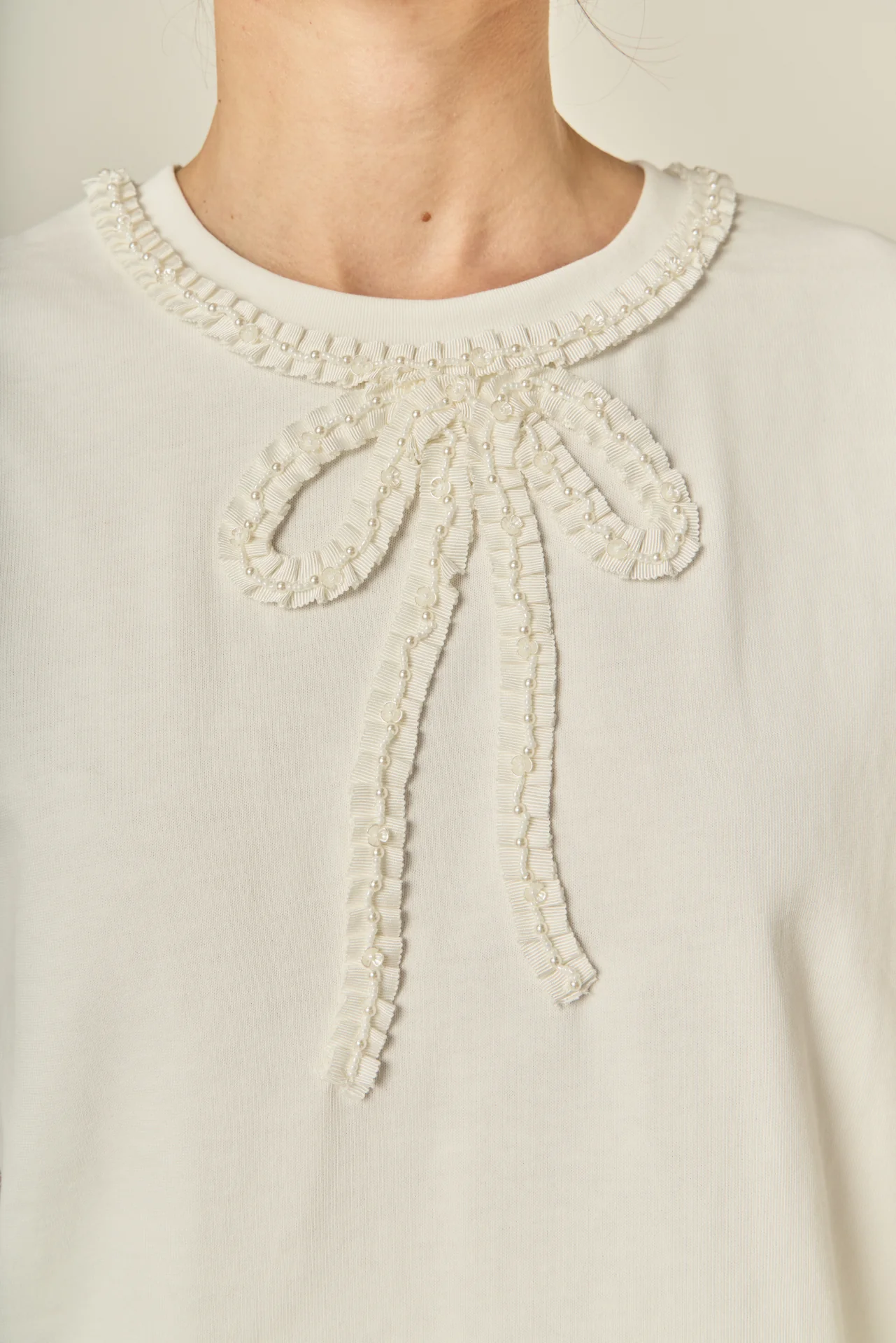 Pearl-Embellished Bow T-Shirt - Image 3