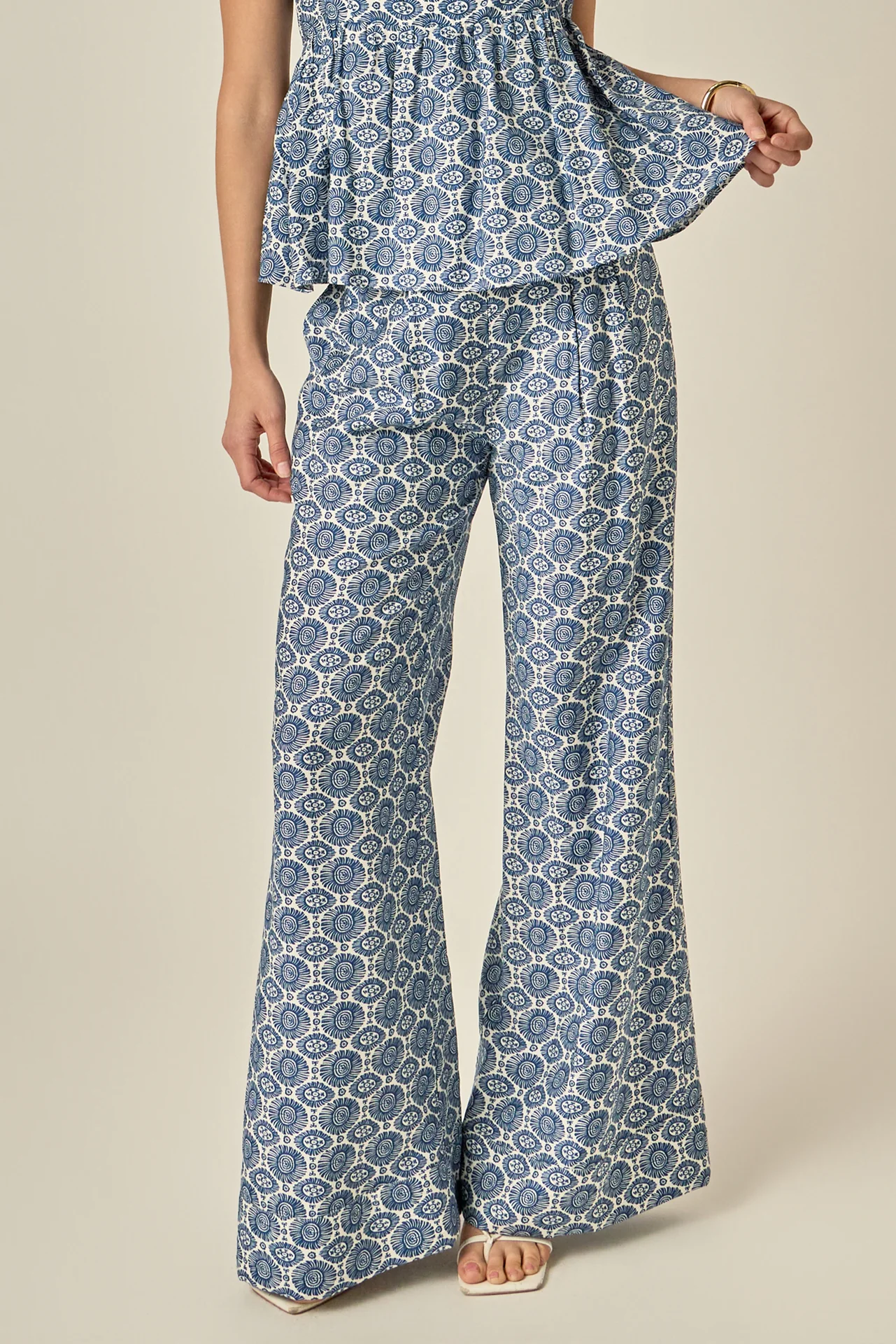 Printed High-Waisted Pants - Image 5