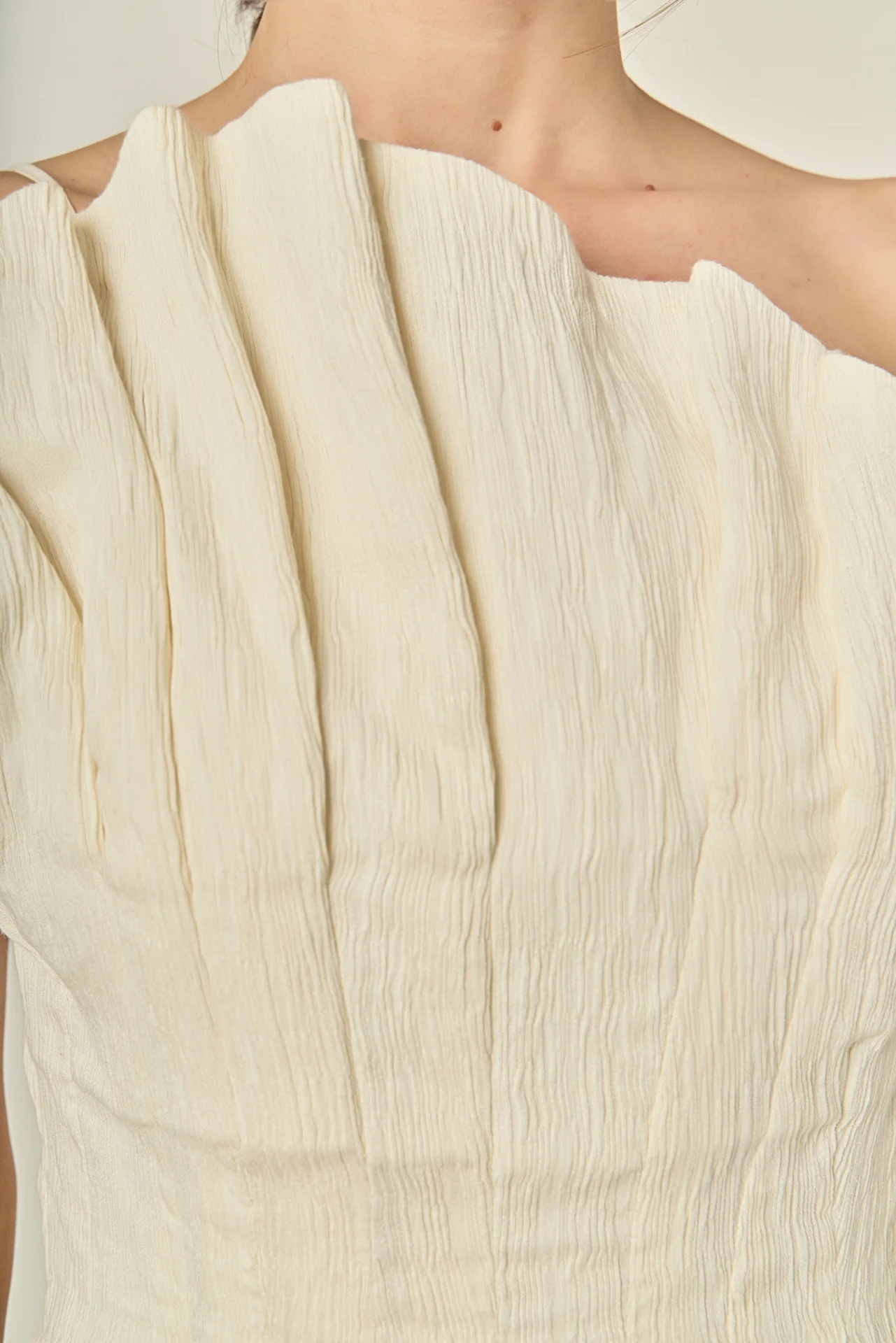 Shell Ruffled Tube Top - Image 4