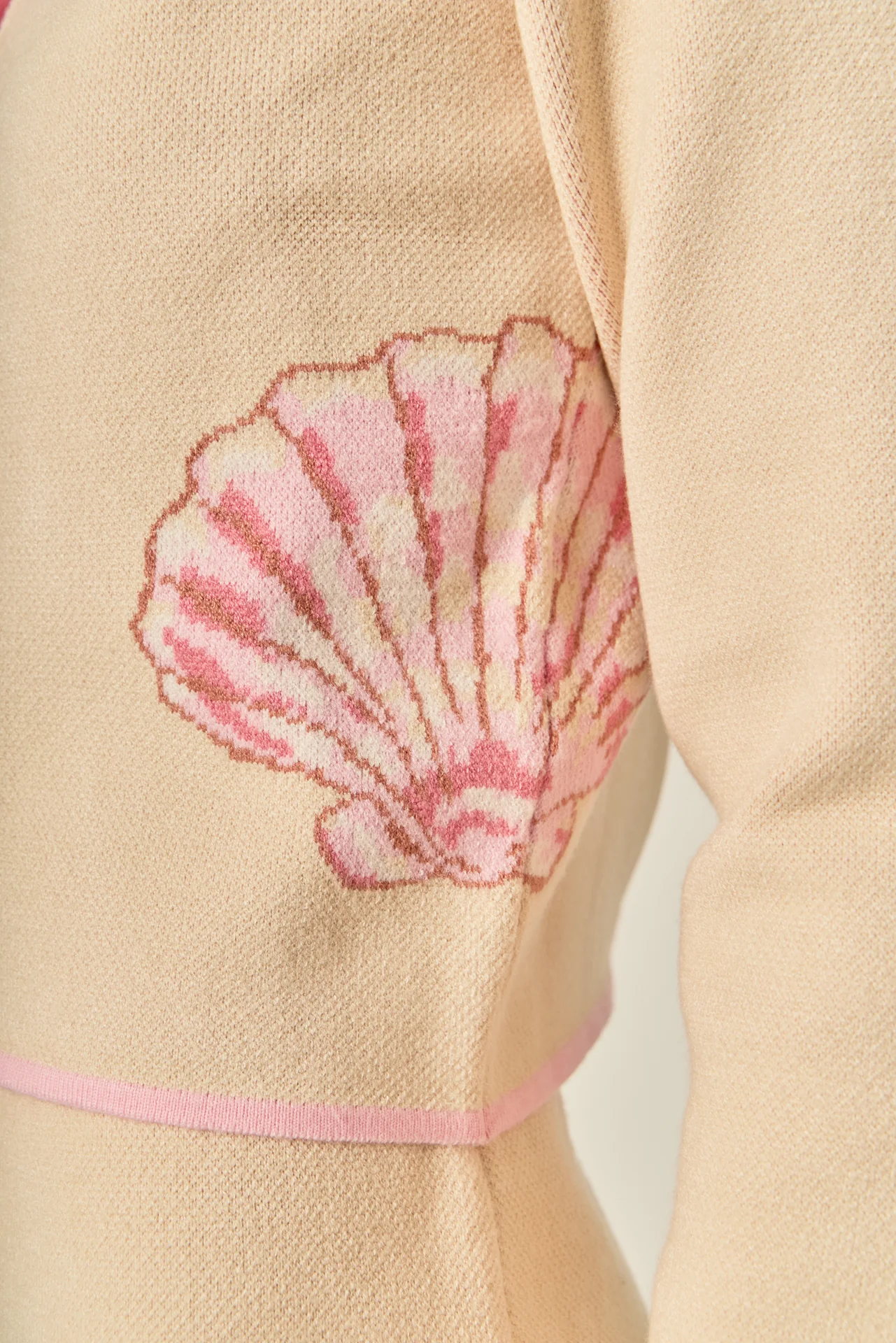 Sea Shell Contrast Knit Cardigan - Image 8