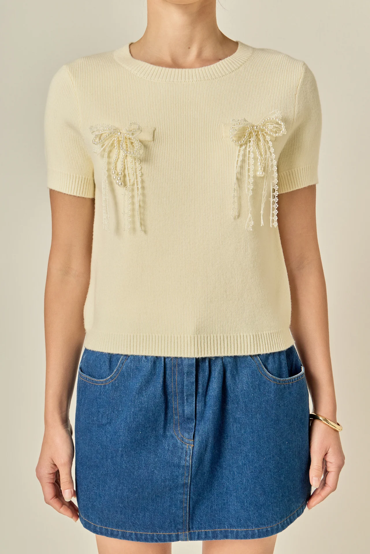 Short Sleeve Knit Top with Bow Detail - Image 2