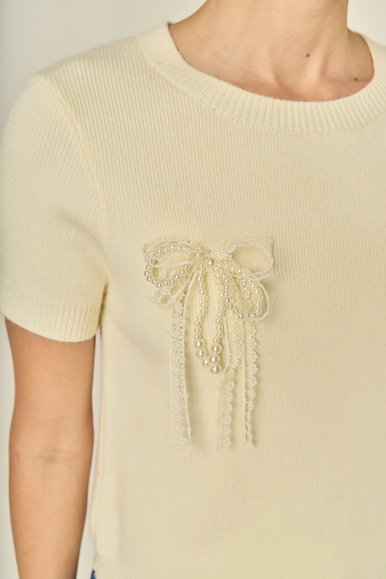 Short Sleeve Knit Top with Bow Detail - Image 3