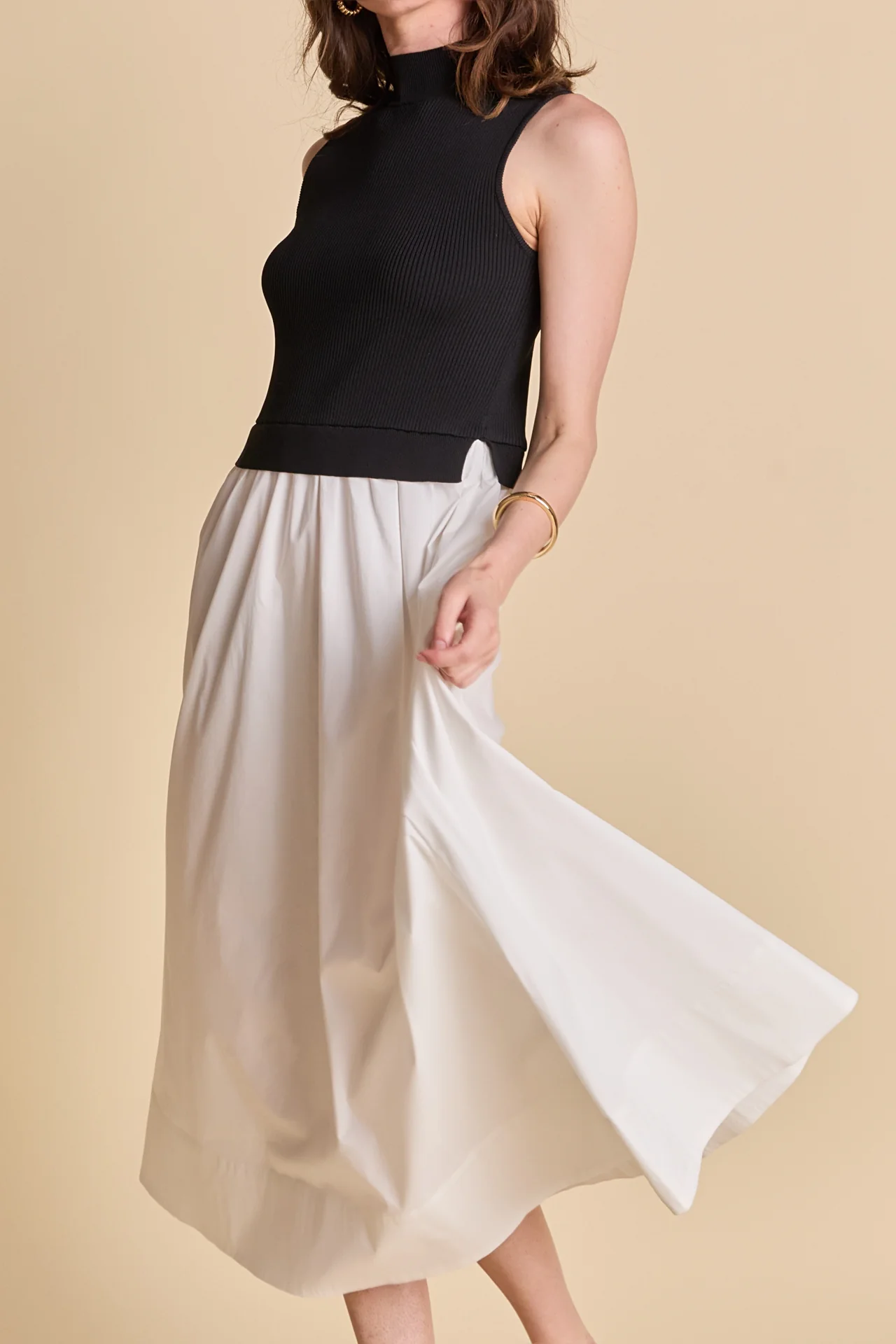 Sleeveless Mixed Media Midi Dress - Image 2