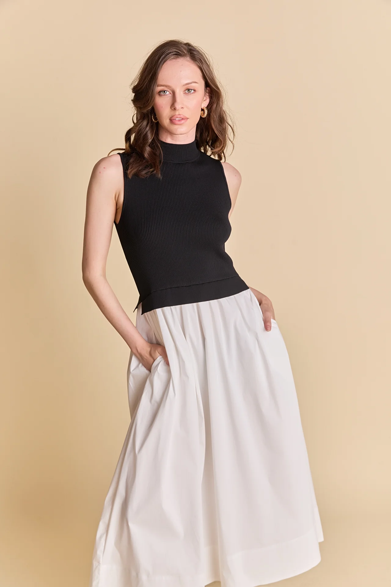 Sleeveless Mixed Media Midi Dress - Image 5