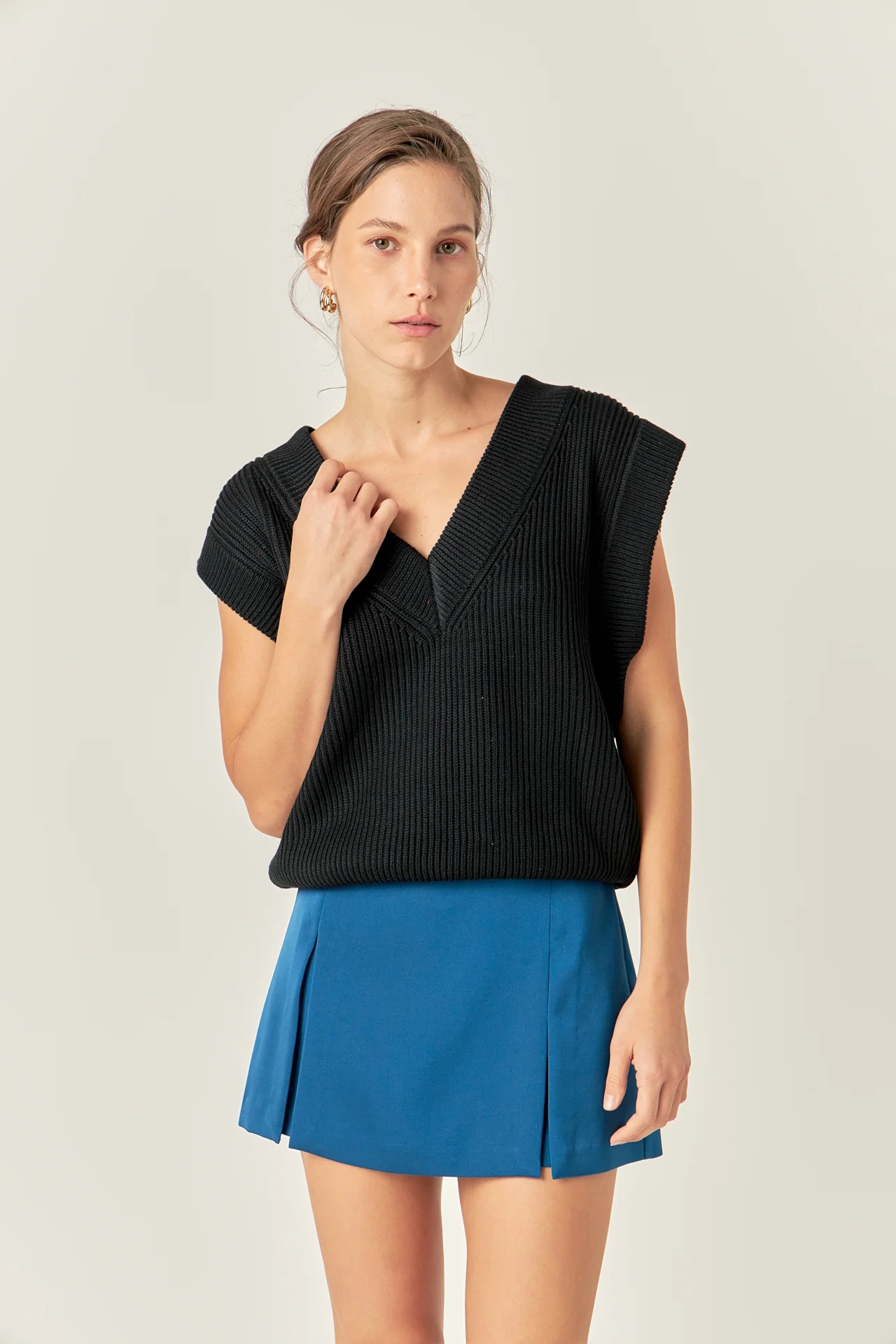 Oversized Sweater Vest - Image 15