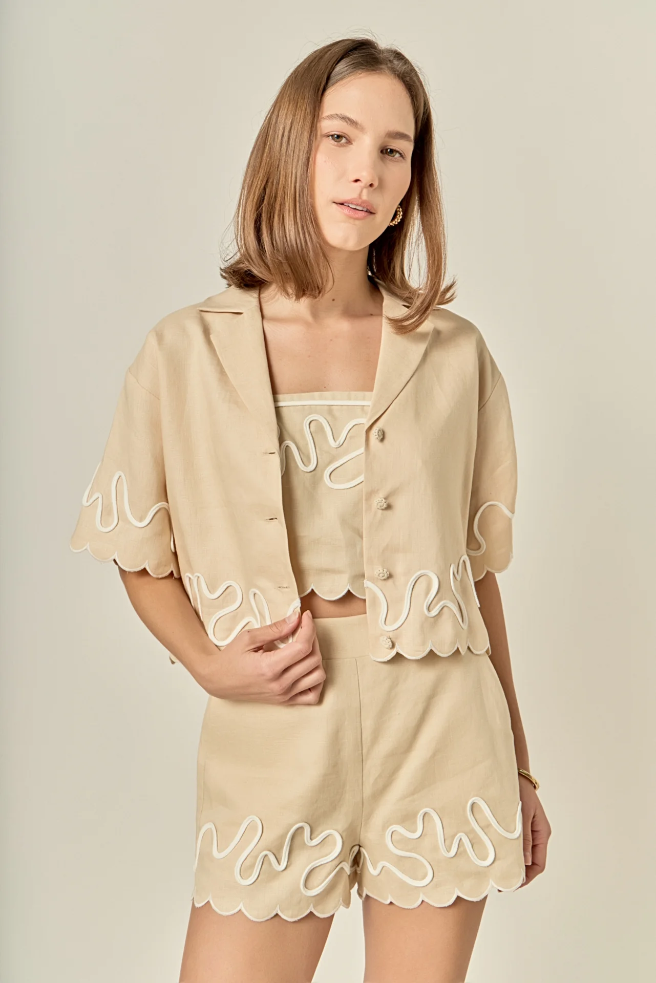 Wavy Embroidered Crop Shirt - Image 13