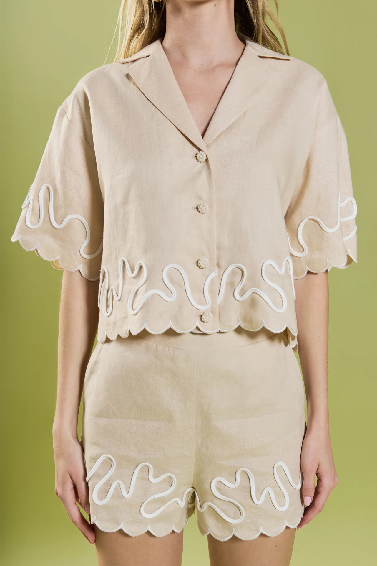 Wavy Embroidered Crop Shirt - Image 2