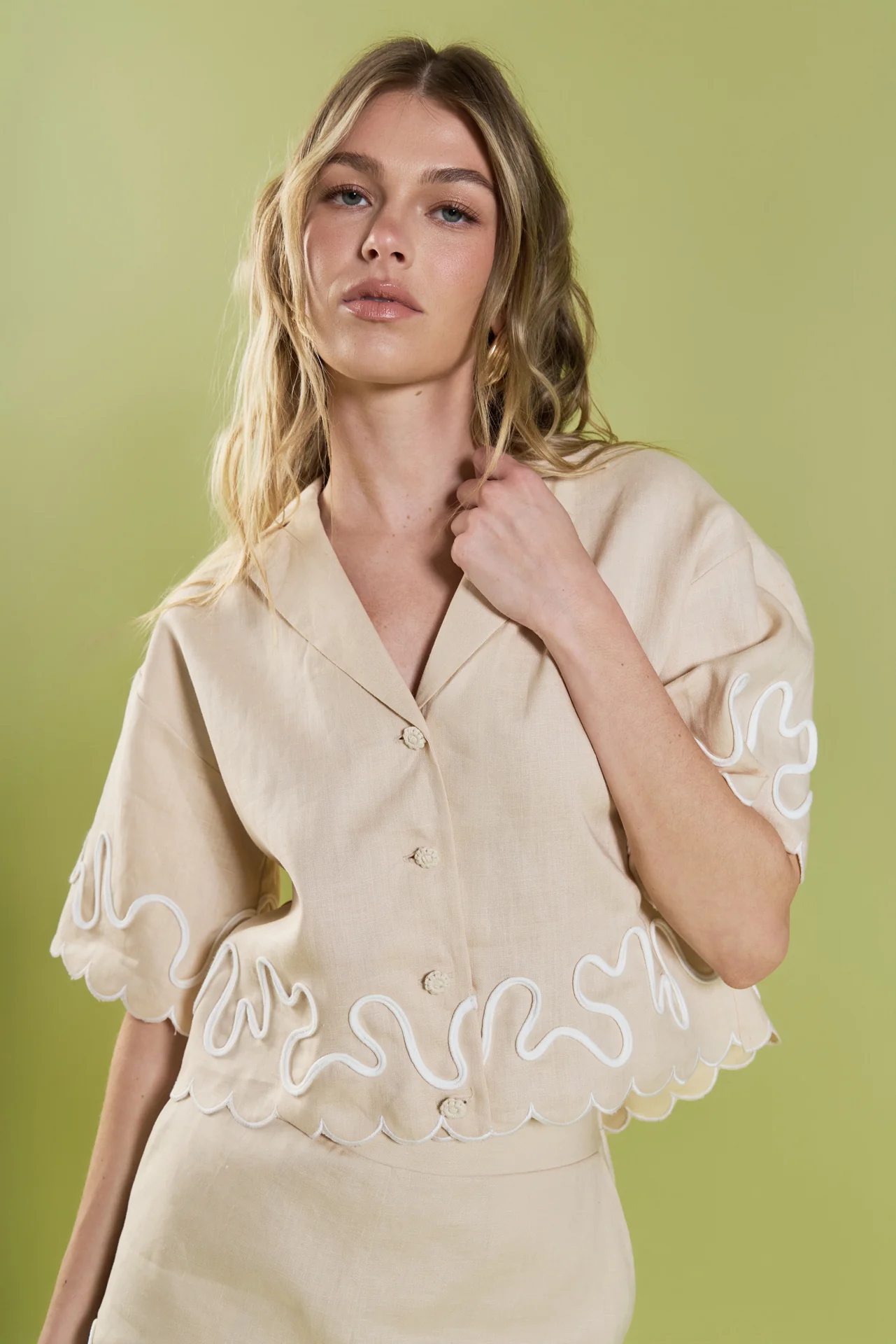 Wavy Embroidered Crop Shirt - Image 6