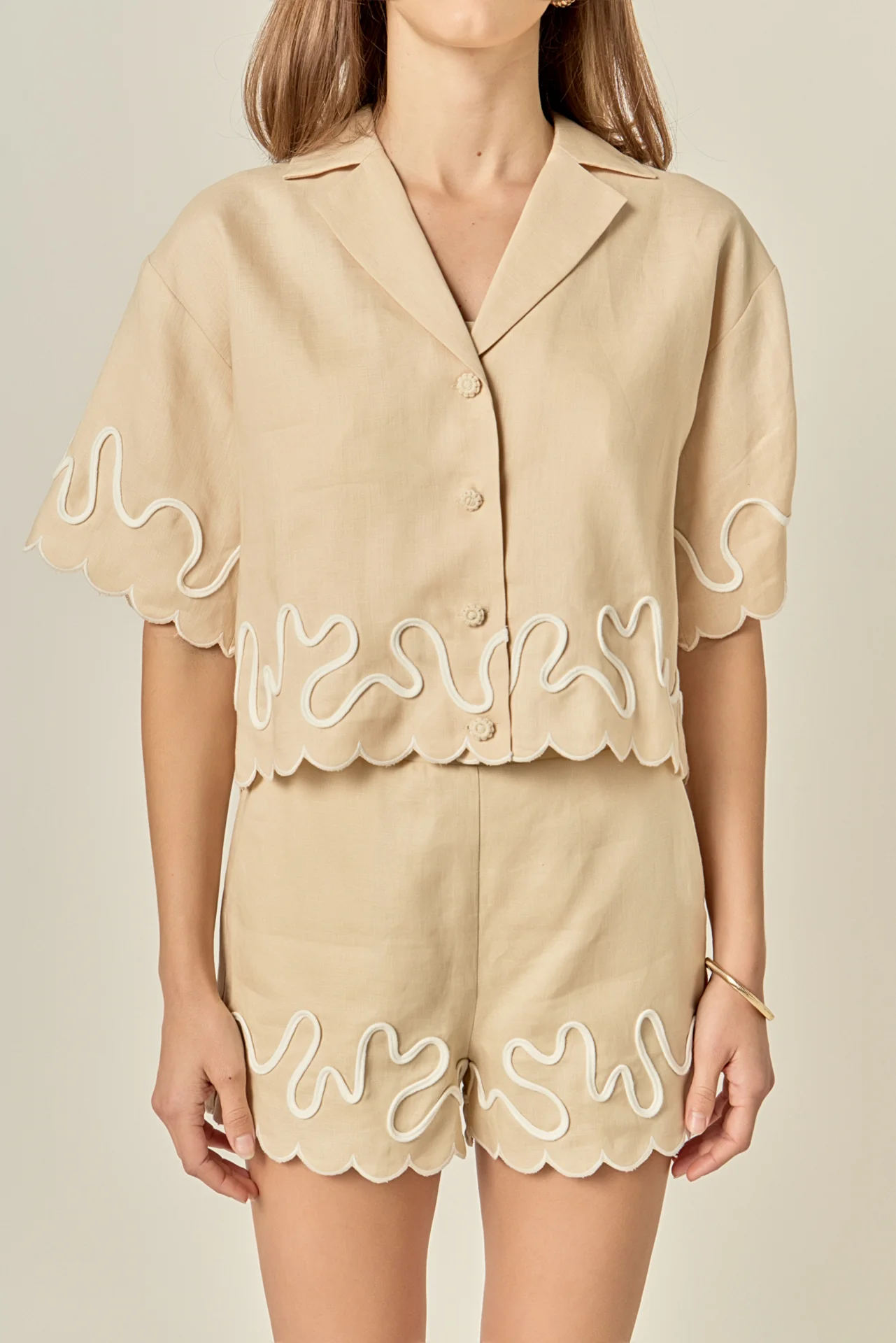 Wavy Embroidered Crop Shirt - Image 9
