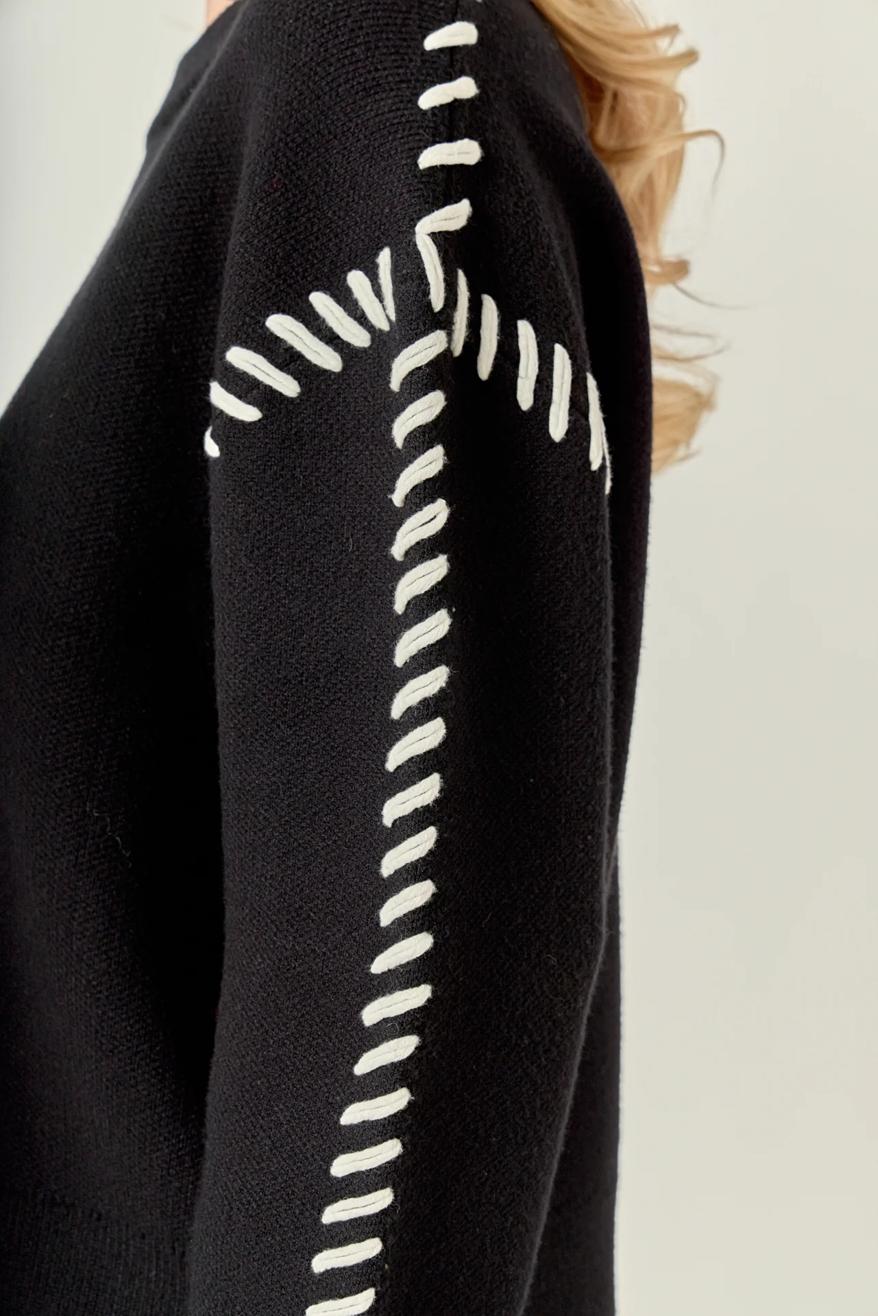Whip Contrast Stitch Sweater - Image 8